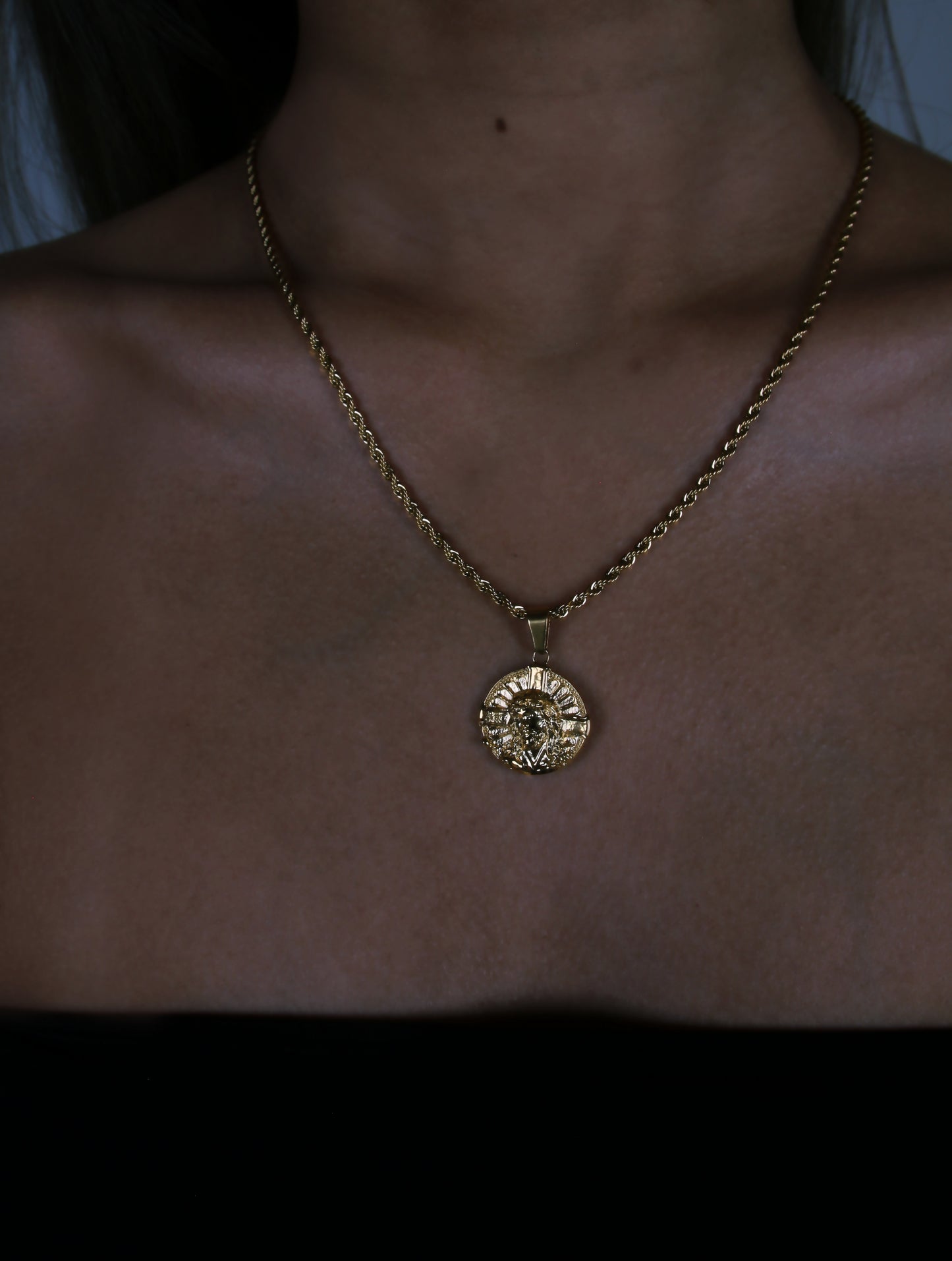 GOLD JESUS PENDANT CHAIN