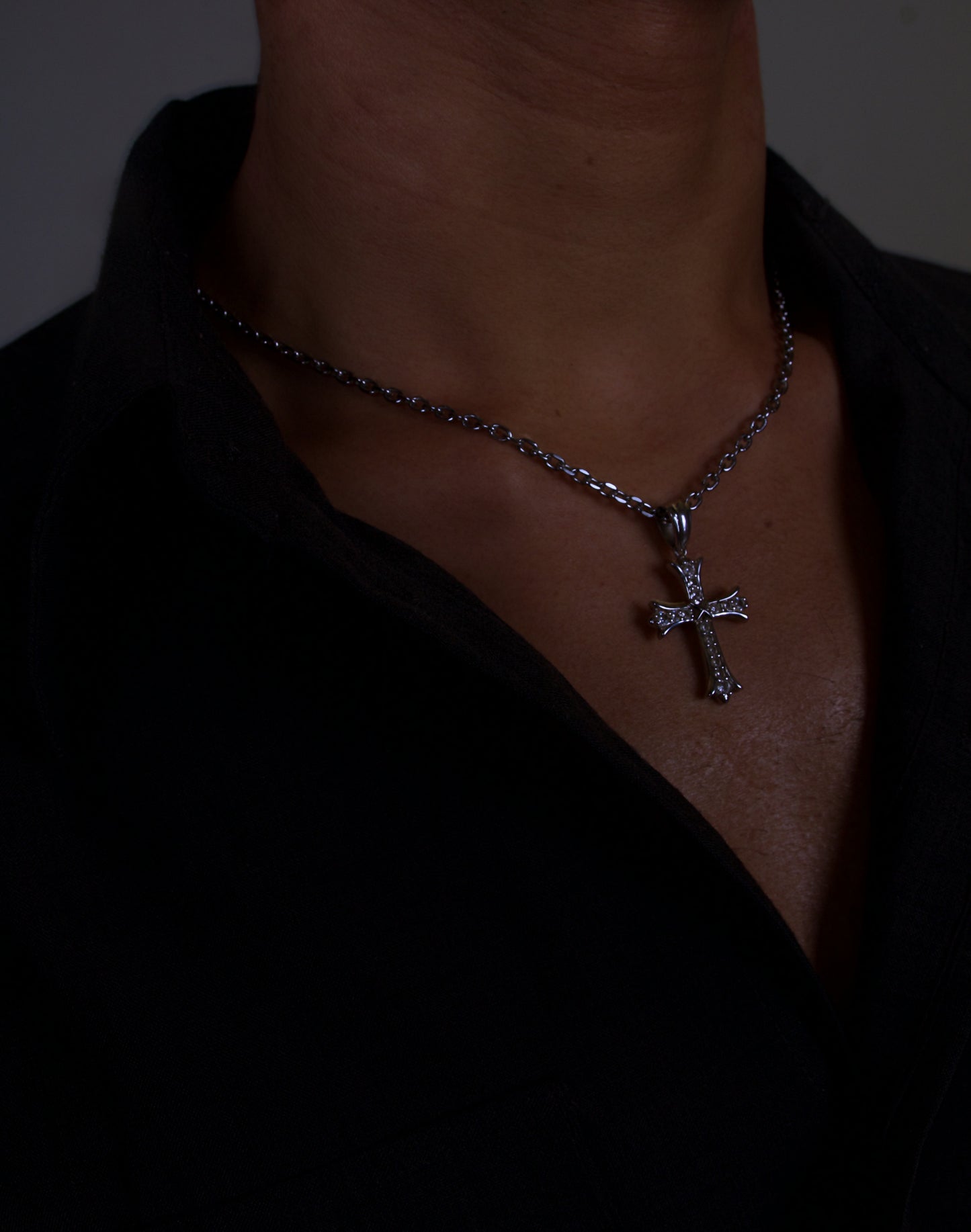 SILVER DIAMOND CROSS CHAIN